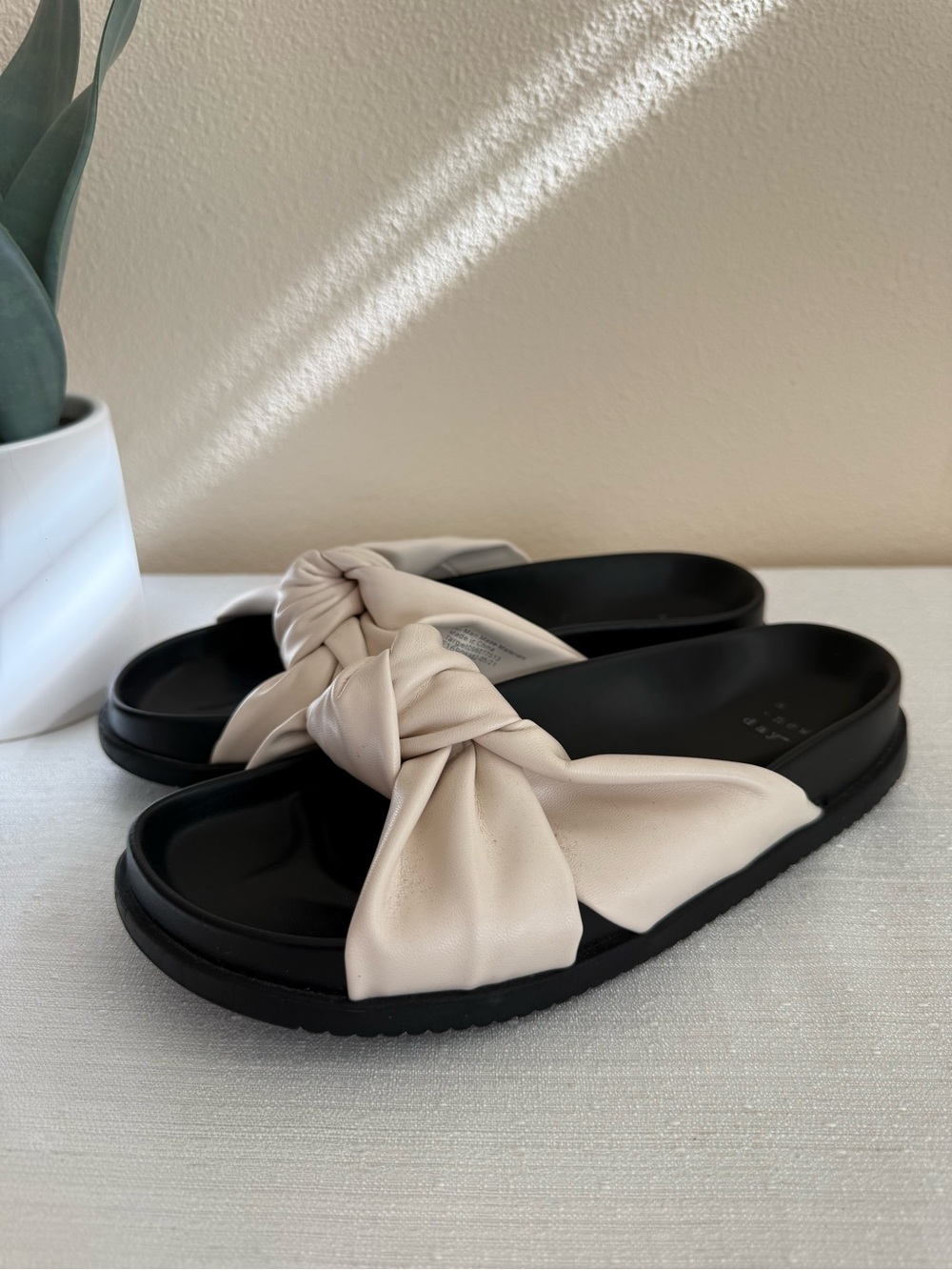 A new day Women’s Knotted Slide Sandals in Cream - Picture 3 of 11